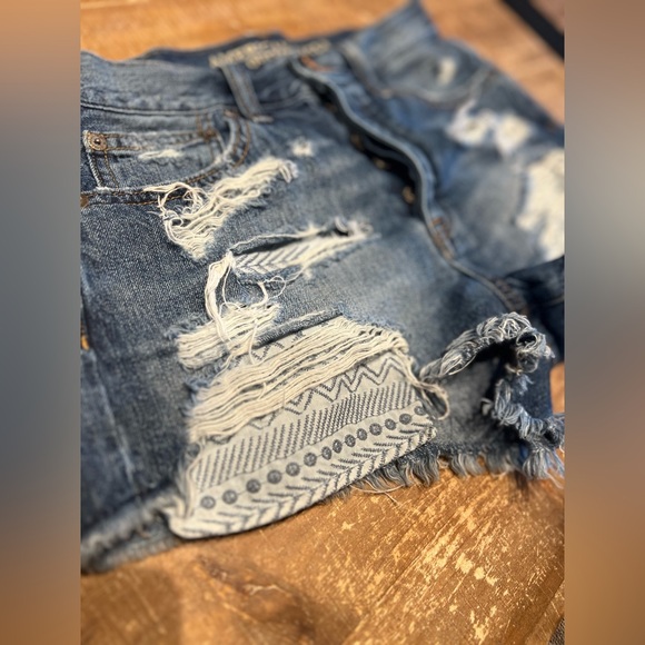 American Eagle Distressed Festival Jean Shorts - Picture 7 of 14